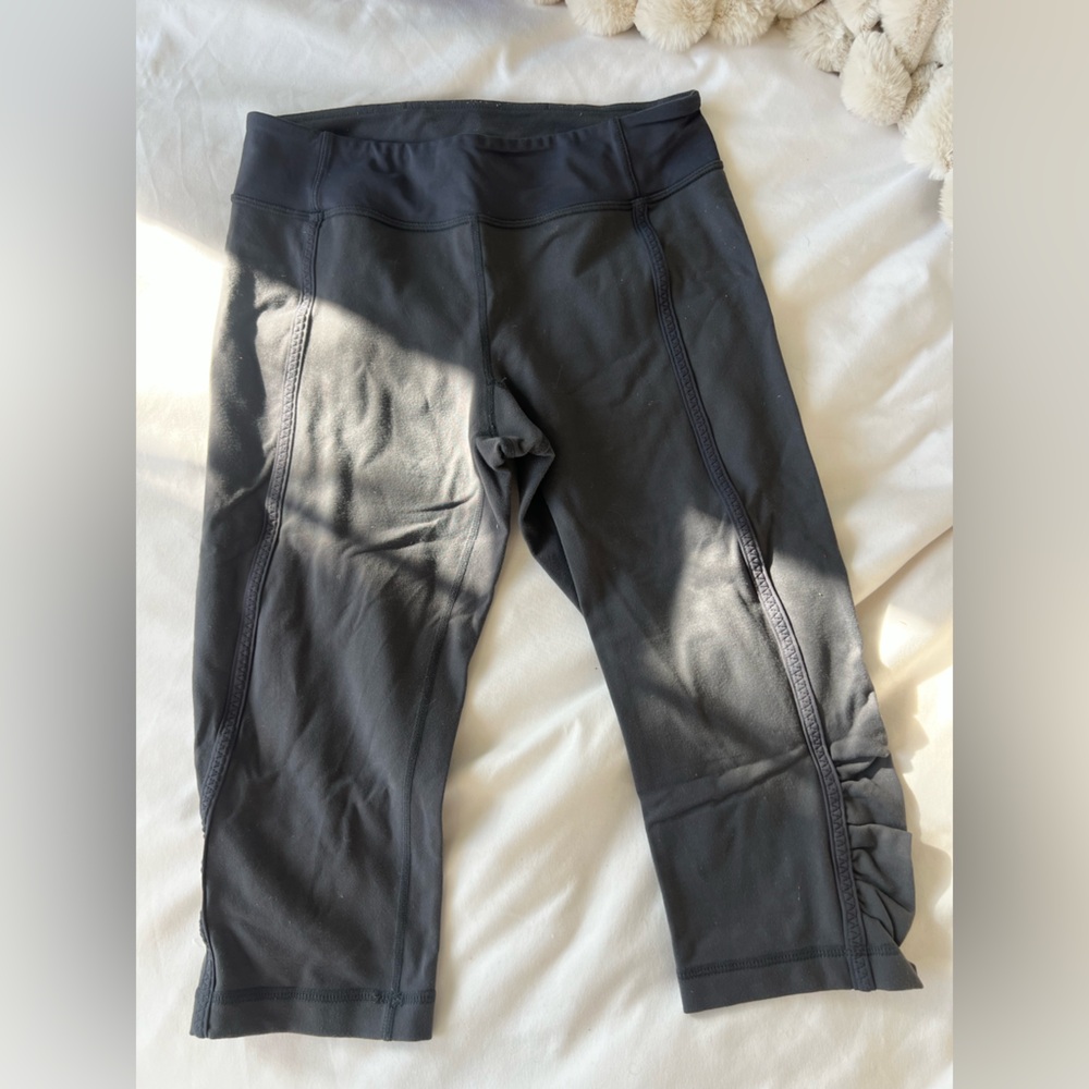 Capri lululemon leggings grey